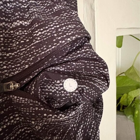 SOLD // Lululemon Shorts - Men’s L - Picture 3 of 4